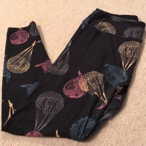 Lularoe pattern leggings